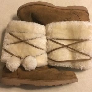 Faux fur boots Sz 9